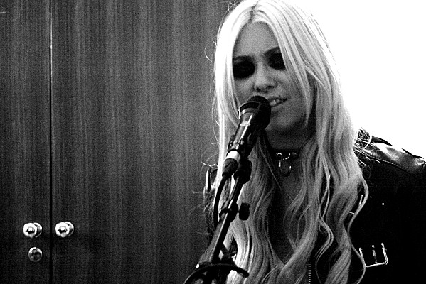 The Pretty Reckless - Light me up - Taylor Momsen -copie-10
