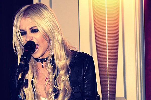 The Pretty Reckless - Light me up - Taylor Momsen -copie-13