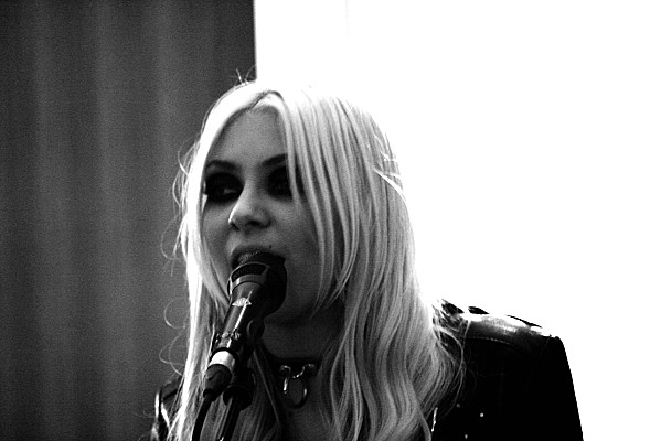 The Pretty Reckless - Light me up - Taylor Momsen -copie-4