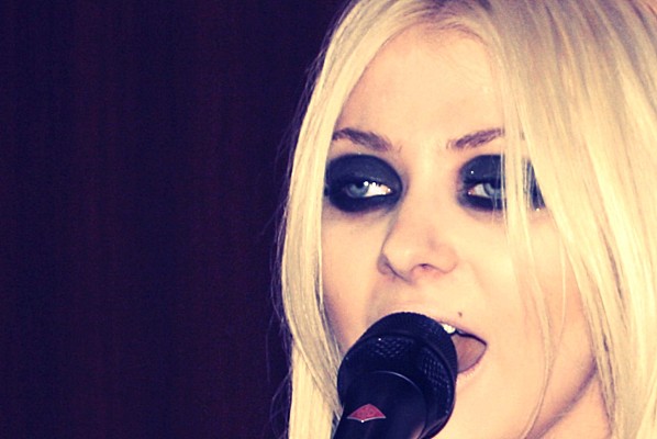 The Pretty Reckless - Light me up - Taylor Momsen -copie-5